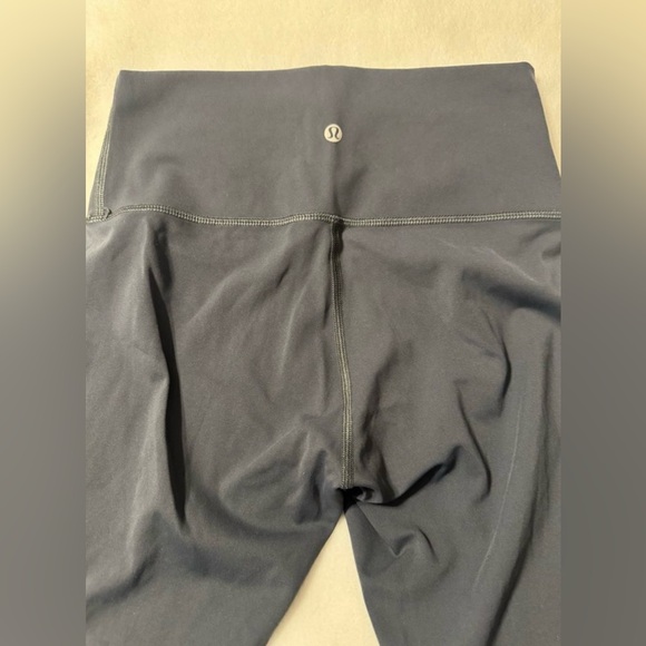 Lululemon Athletica Women’s Gray Leggings Size 6-8 - Picture 5 of 6